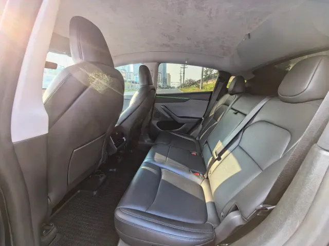 Tesla Model Y — Фото автомобиля 6