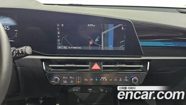 Kia Niro — Фото автомобиля 16