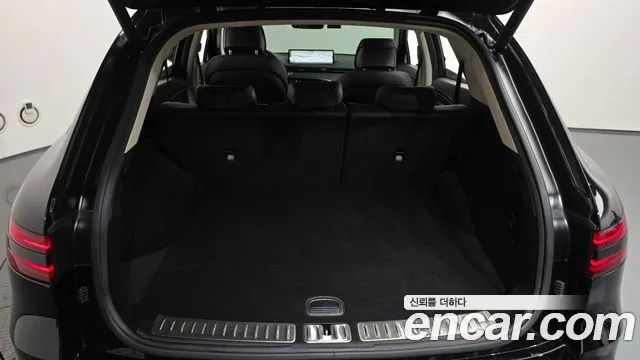 Genesis GV70 — Фото автомобиля 24