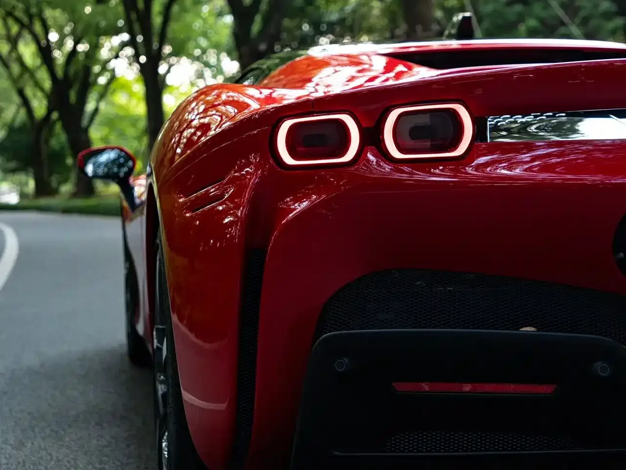 Ferrari SF90 2020 3.9T V8 Stradale — Фото автомобиля 9