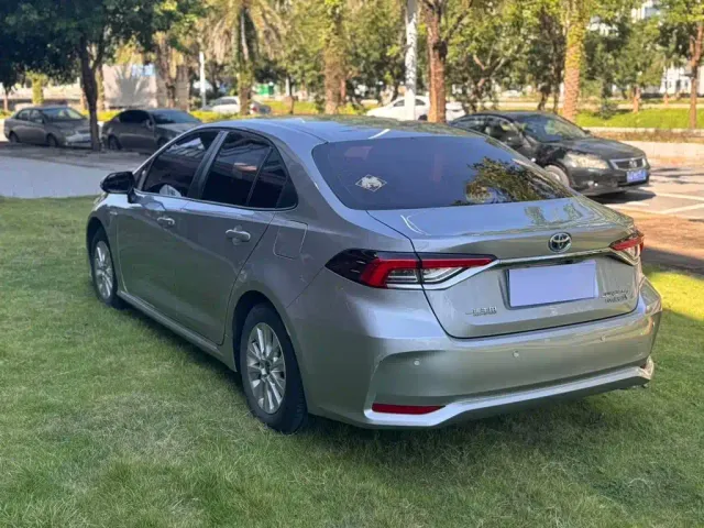 Toyota Corolla — Фото автомобиля 5