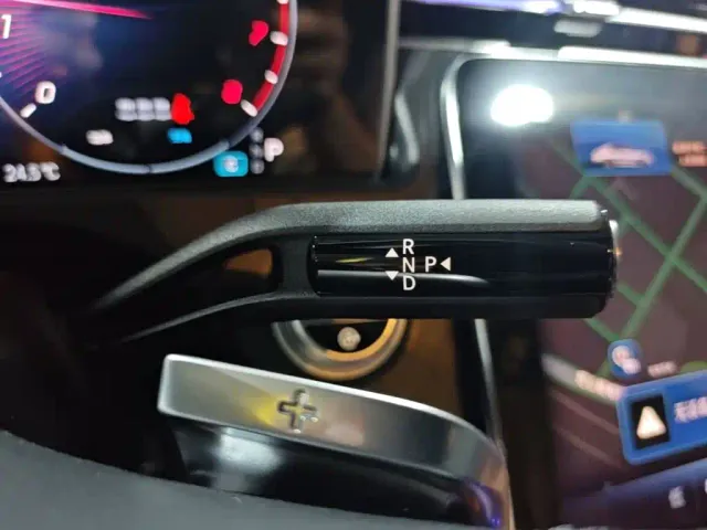 Mercedes-Benz E-Class — Фото автомобиля 13