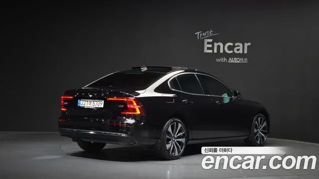 Вольво S60 S60 третьего поколения B5 Ultimate Bright — Фото автомобиля 2