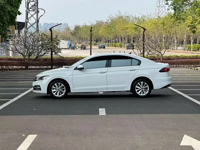 Volkswagen Bora — Фото автомобиля 5