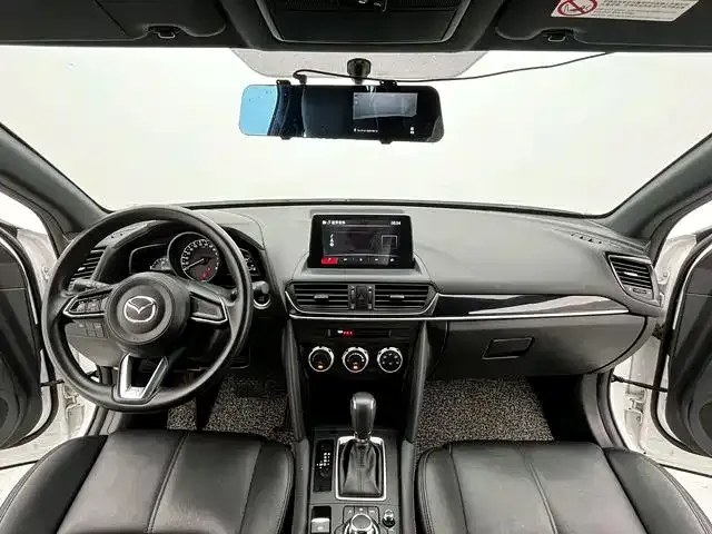 Mazda CX-4 — Фото автомобиля 9
