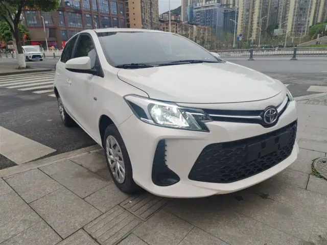 Toyota Vios FS — Фото автомобиля 3