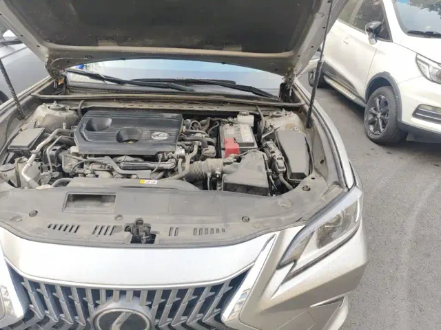 Lexus ES — Фото автомобиля 23