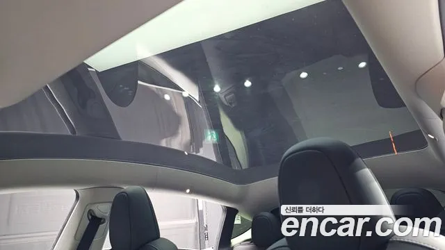 Tesla Model Y — Фото автомобиля 19
