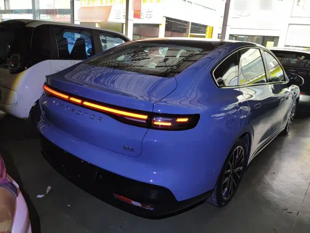 Leapmotor B01 — Фото автомобиля 6