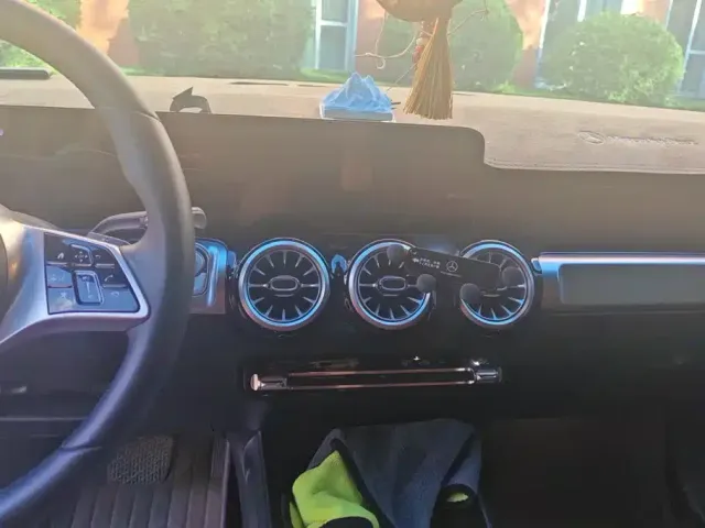 Mercedes-Benz GLB-Class — Фото автомобиля 13