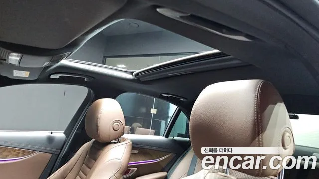 Mercedes-Benz E-Class — Фото автомобиля 29