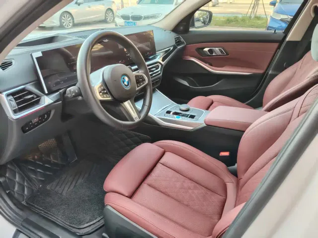 BMW i3 — Фото автомобиля 9