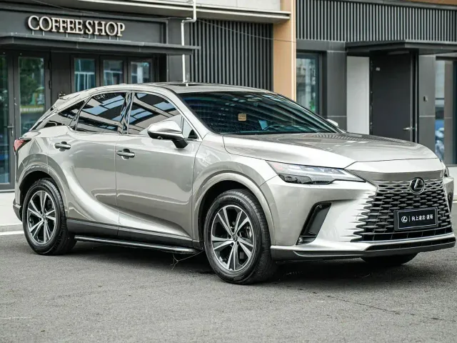 Lexus RX — Фото автомобиля 3