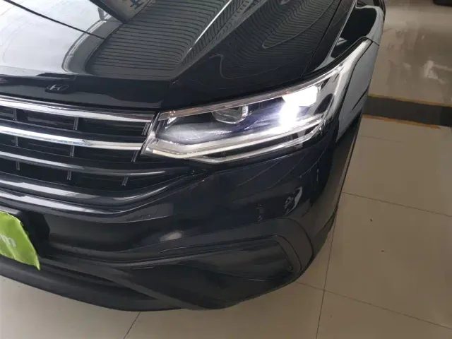 Volkswagen Tiguan L — Фото автомобиля 17