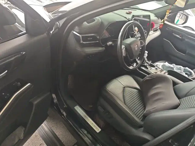 Toyota Crown Kluger 2021 2.5L HEV 4WD Premium — Фото автомобиля 15
