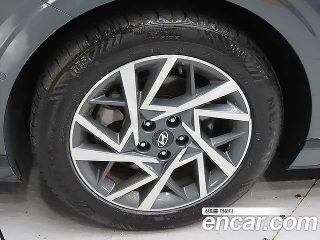 Hyundai Grandeur Grandeur (GN7) 2.5 Бензин 2WD — Фото автомобиля 5