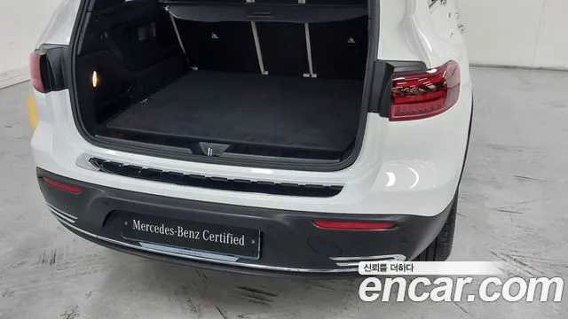 Mercedes-Benz EQB — Фото автомобиля 11