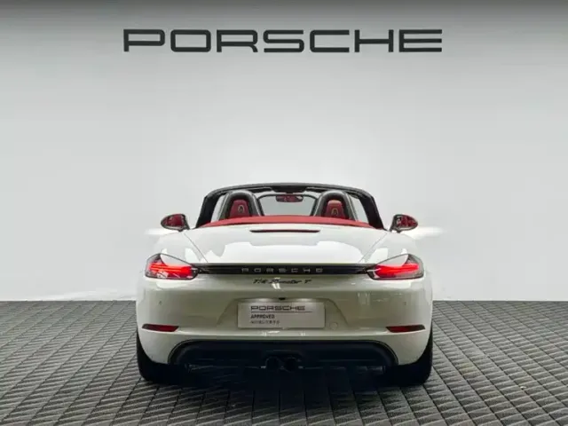 Porsche 718 — Фото автомобиля 4