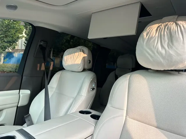 Li Auto MEGA — Фото автомобиля 10