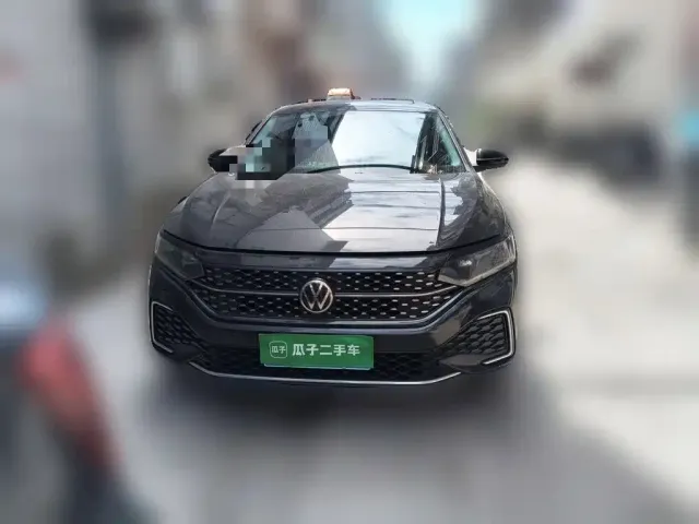 Volkswagen Passat — Фото автомобиля 3
