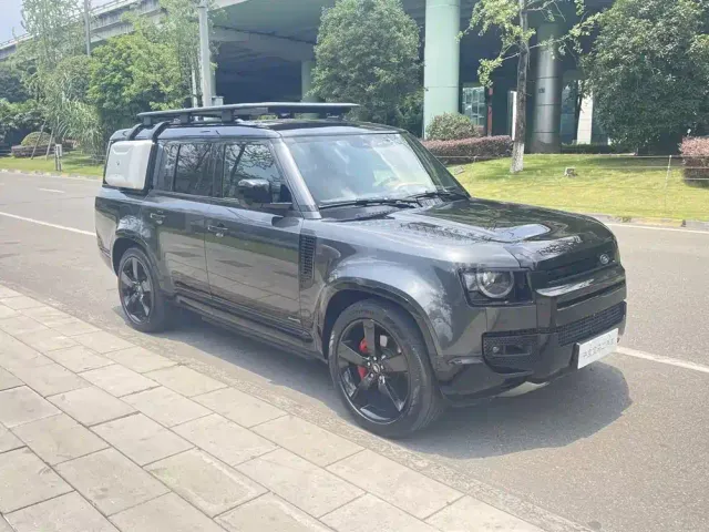 Land Rover Defender — Фото автомобиля 5