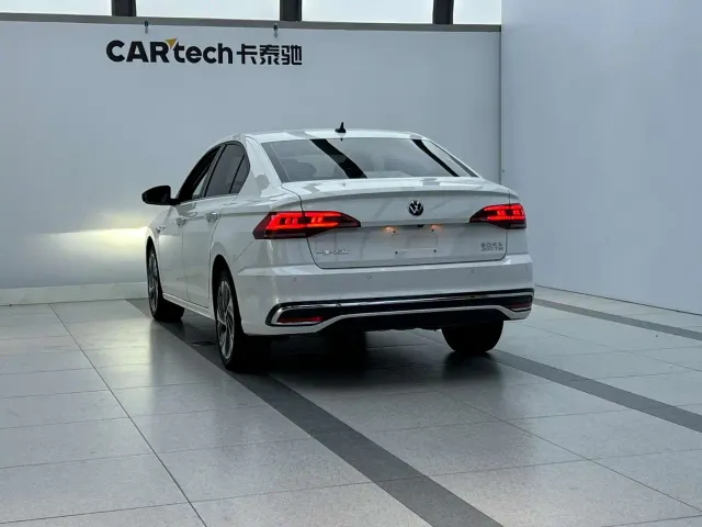 Volkswagen Bora — Фото автомобиля 5