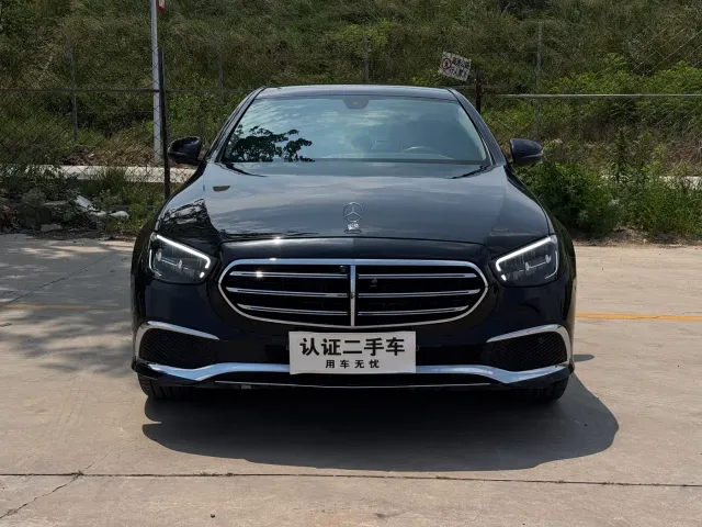 Mercedes-Benz E-Class — Фото автомобиля 2