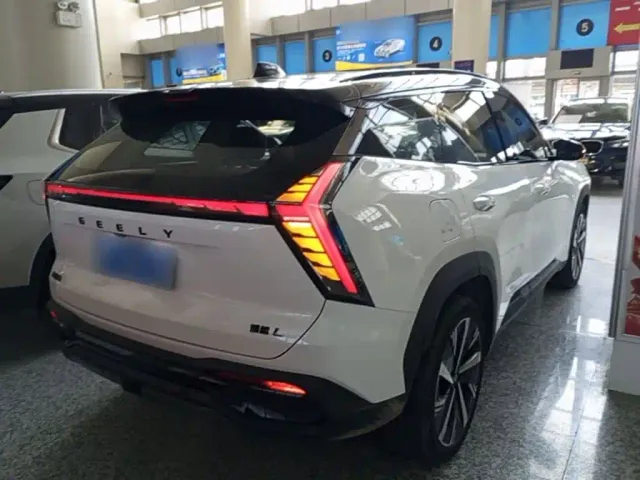 Geely Boyue L — Фото автомобиля 6