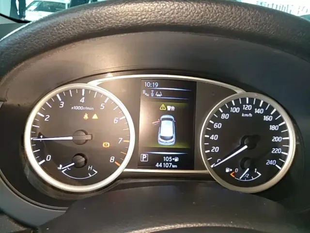 Nissan Tiida — Фото автомобиля 11
