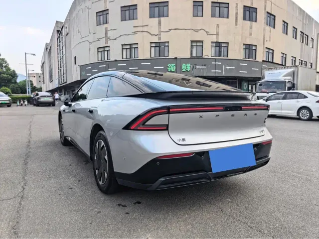 Xpeng P7+ — Фото автомобиля 4