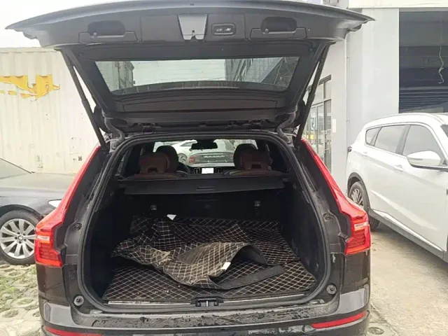Volvo XC60 — Фото автомобиля 18