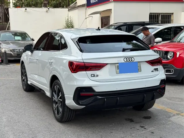 Audi Q3 Sportback — Фото автомобиля 3