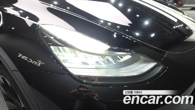 Tesla Model Y — Фото автомобиля 7