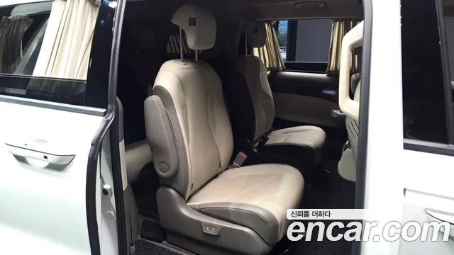 Kia Canival Carnival 4 поколение Бензин 9 мест Hi-Limousine — Фото автомобиля 7