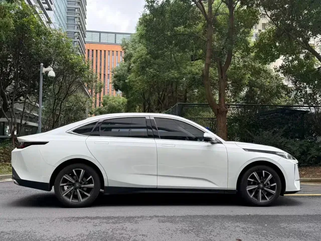 Changan Eado — Фото автомобиля 5