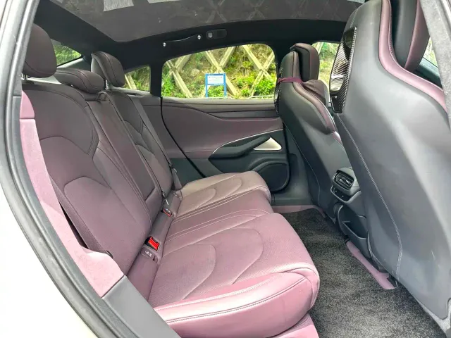 Xiaomi SU7 — Фото автомобиля 5