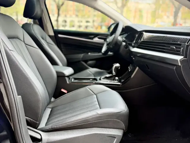 Volkswagen Passat — Фото автомобиля 13