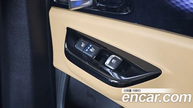 Kia Carnival Generation 4 — Фото автомобиля 18