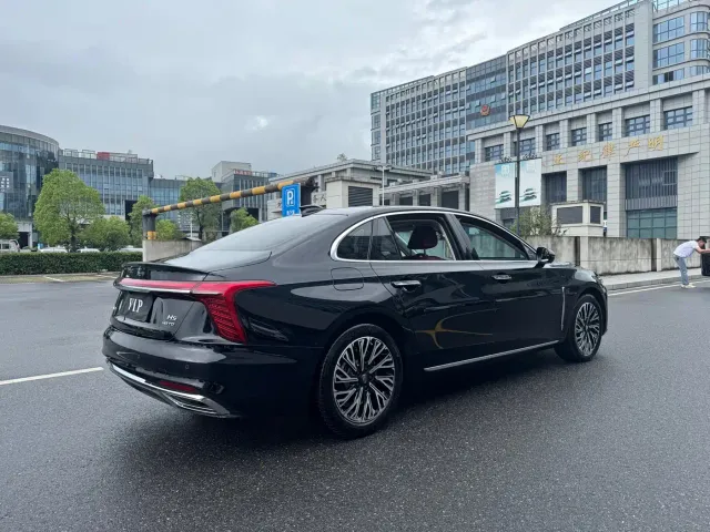 Hongqi H5 — Фото автомобиля 5