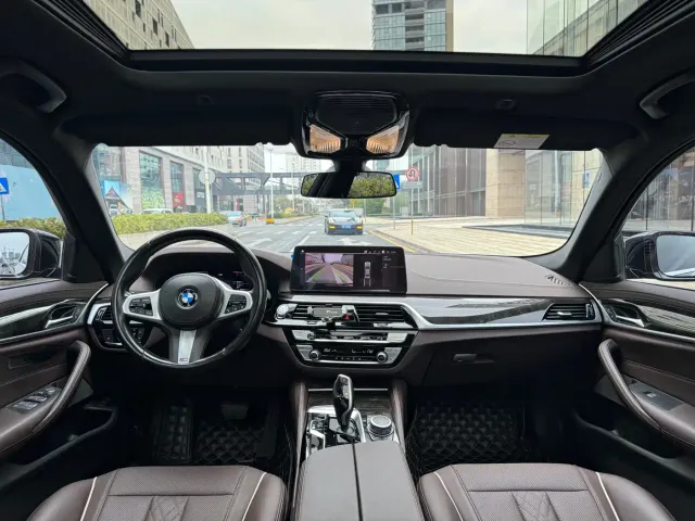 BMW 5 Series — Фото автомобиля 12