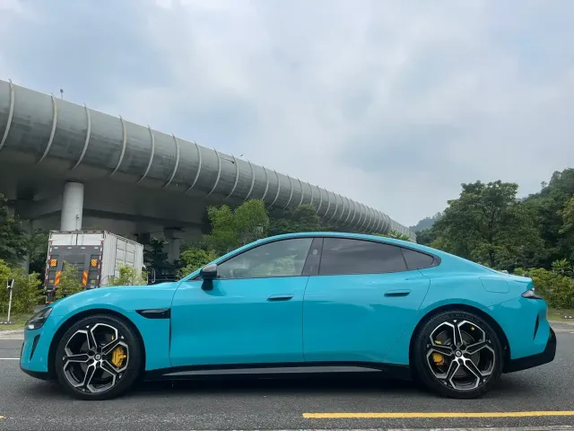 Xiaomi SU7 — Фото автомобиля 4