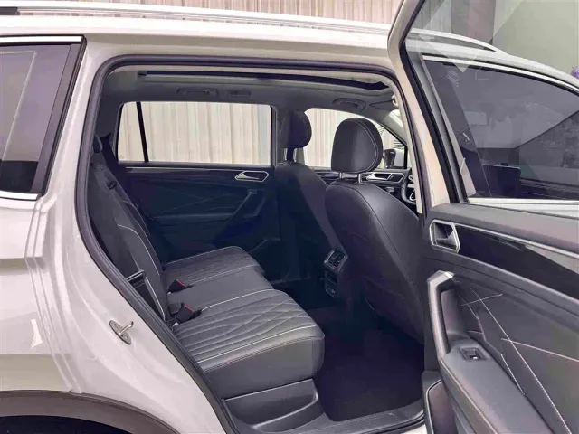 Volkswagen Tiguan L — Фото автомобиля 11