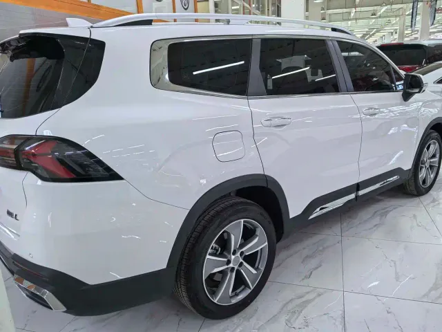 Geely Haoyue L — Фото автомобиля 6