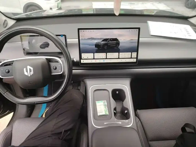 Leapmotor C10 — Фото автомобиля 9