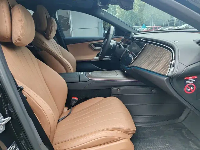 Mercedes-Benz E-Class — Фото автомобиля 13