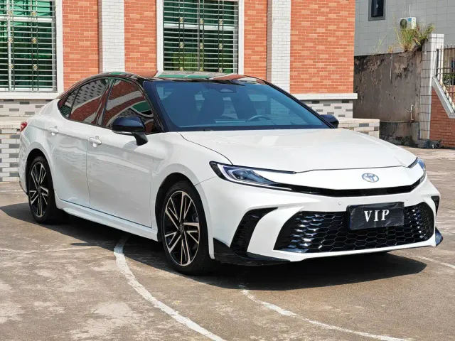 Toyota Camry — Фото автомобиля 3