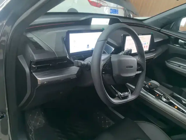 Changan Oshan Z6 EV — Фото автомобиля 21