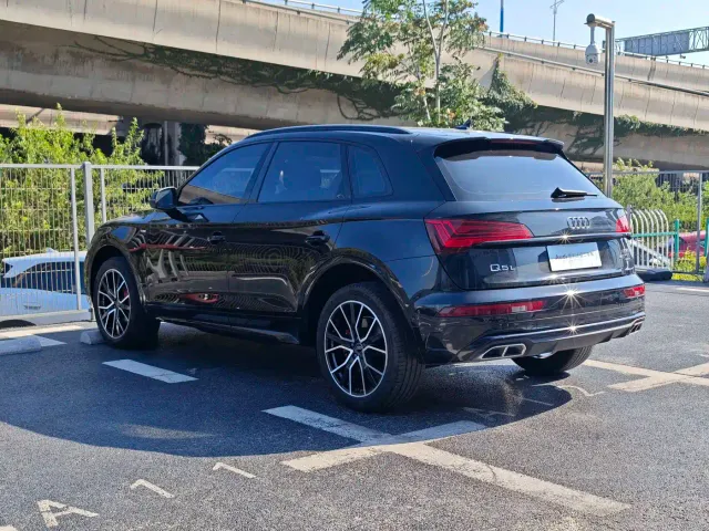 Audi Q5L — Фото автомобиля 7