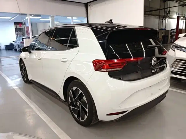 Volkswagen ID.3 — Фото автомобиля 4