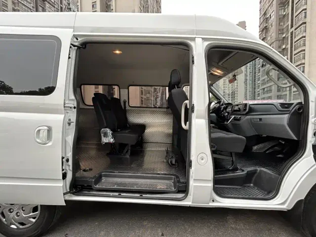 Maxus Xintu V80 — Фото автомобиля 17